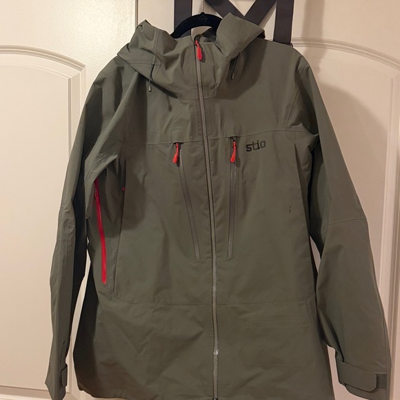 Stio Objective Pro Gortex Men's Green Performance Jacket with Red Accents